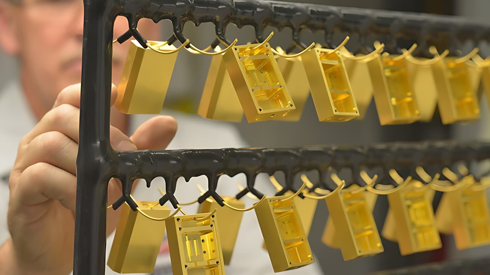coating gold with rack electroplating
