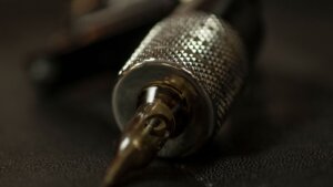 What Are Some Common Problems and Defects with Knurling